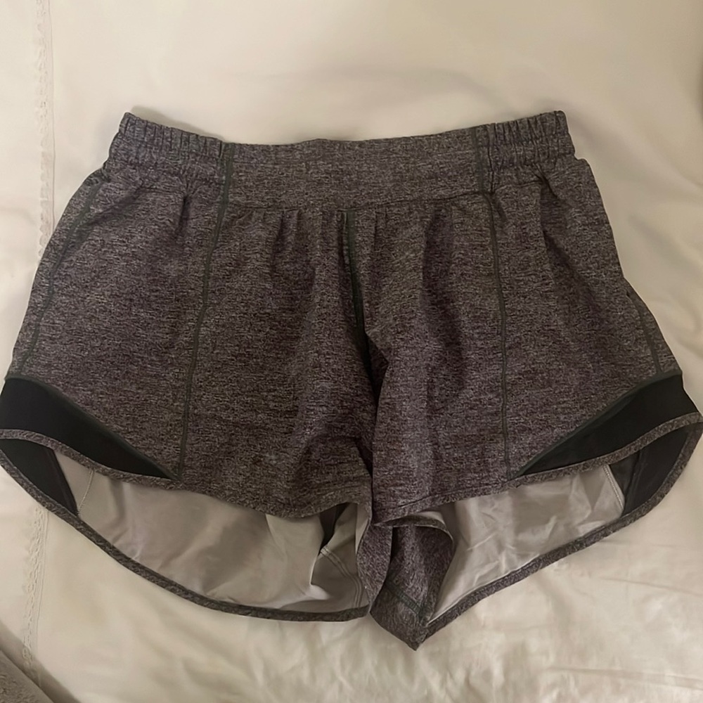 Lululemon Hotty Hot Low-Rise Lined Short 4”